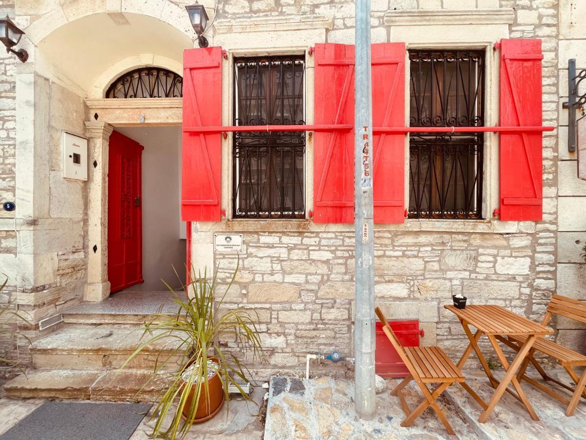 Amphora Rooms Foça Eksteriør billede