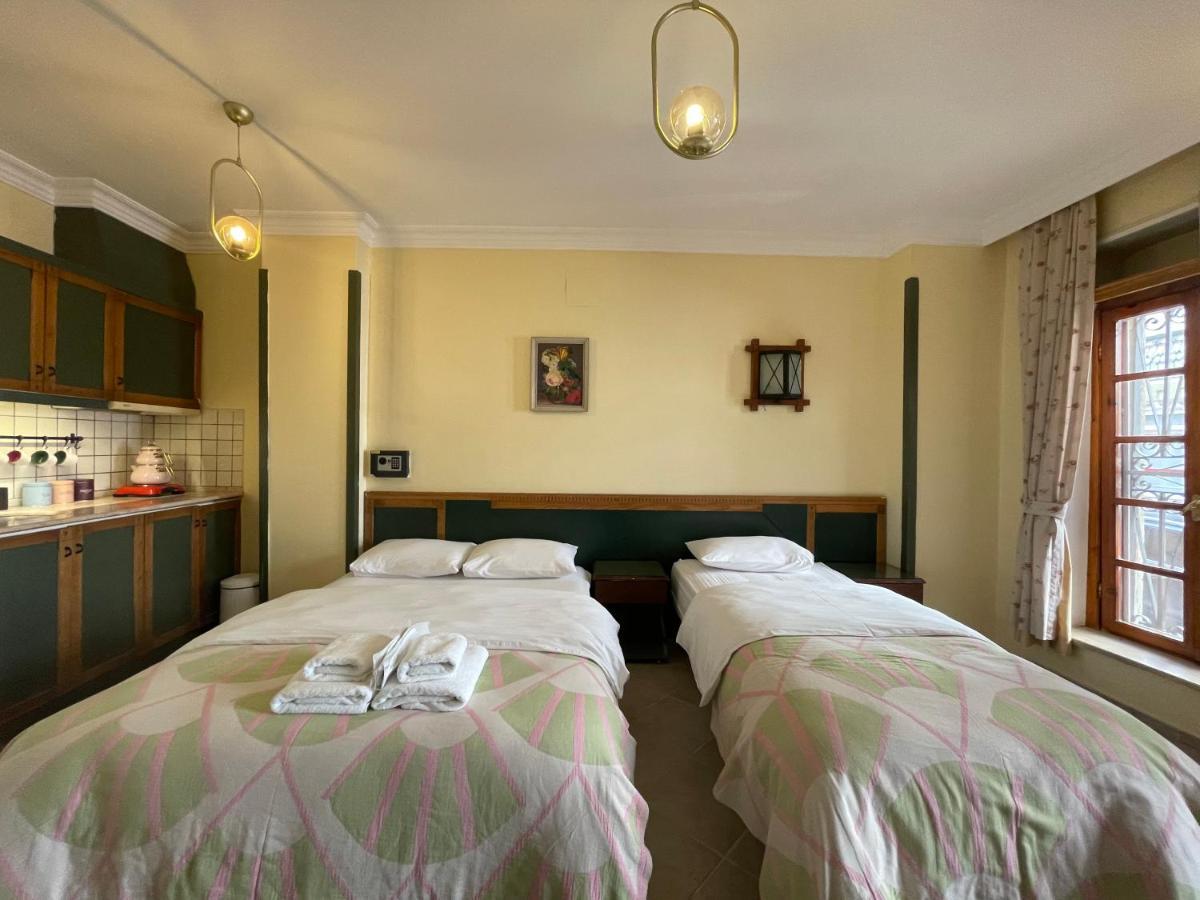 Amphora Rooms Foça Eksteriør billede