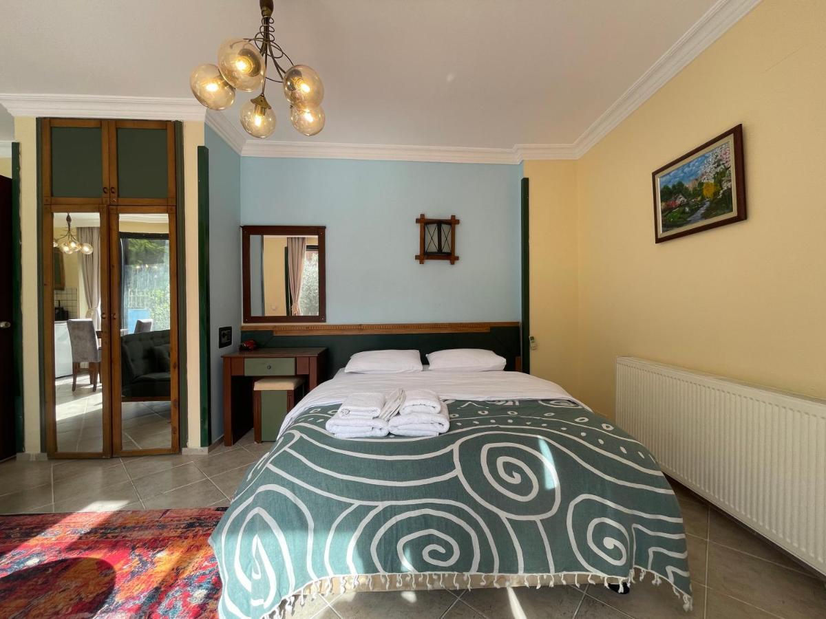 Amphora Rooms Foça Eksteriør billede